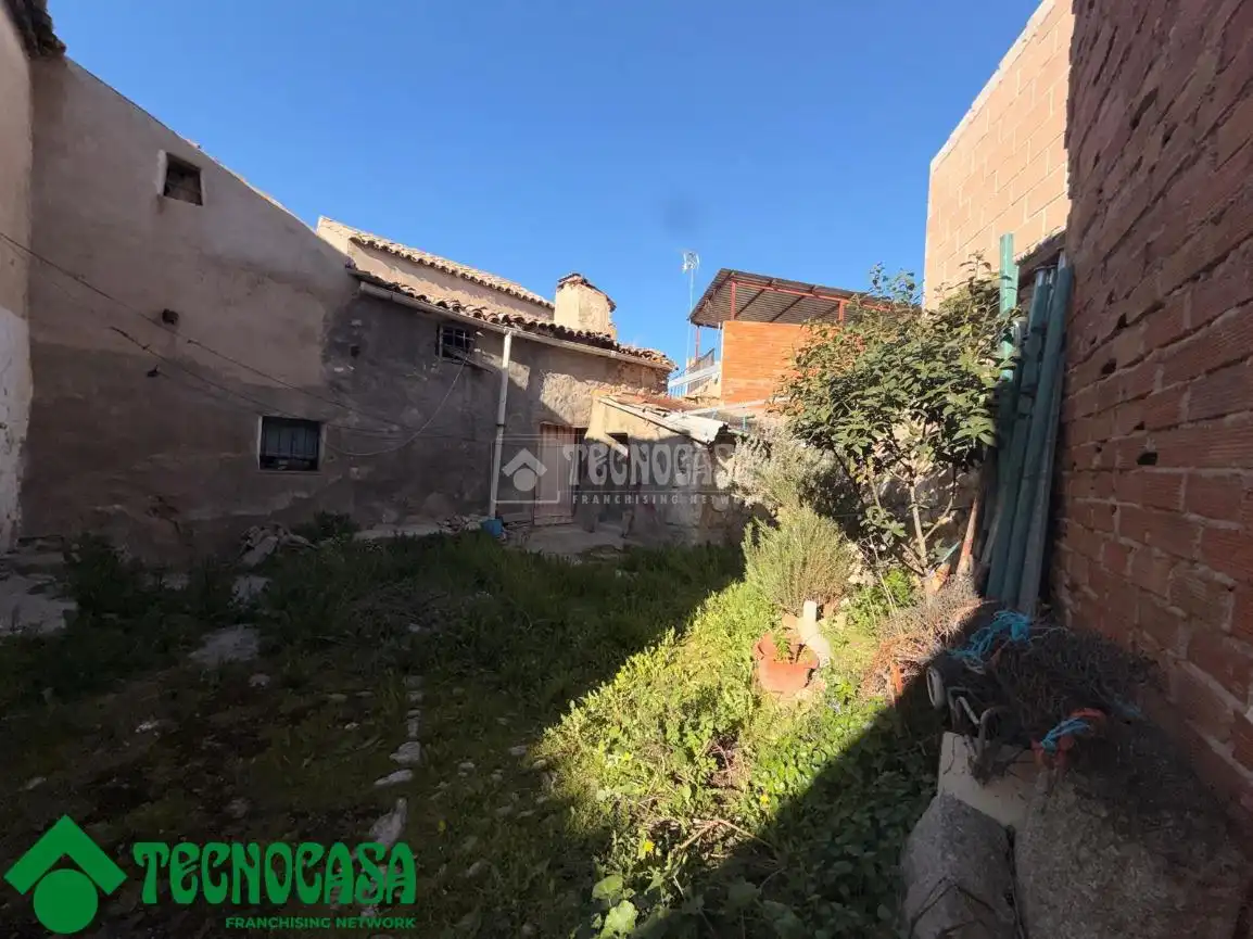 Casa adosada en venda en Menasalbas