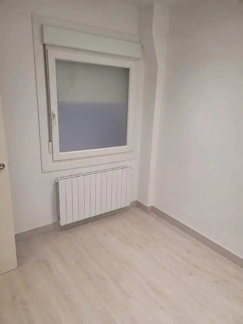 Habitación de Piso de alquiler en Vigo  con Calefacción, Parquet y Horno