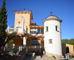 Vista exterior de Casa o xalet de lloguer en Castalla amb Aire condicionat, Terrassa i Balcó