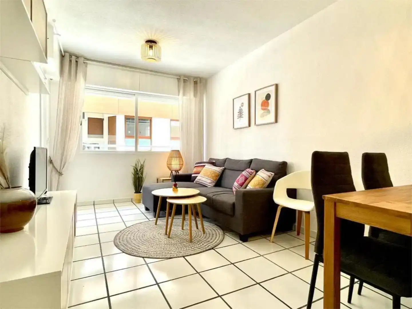 Wohnzimmer von Wohnungen zur Miete in Torrevieja mit Klimaanlage, Schwimmbad und Balkon
