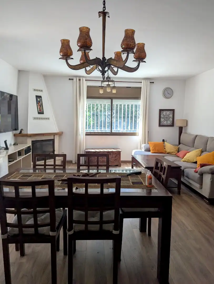 Sala d'estar de Casa o xalet en venda en La Roca del Vallès amb Aire condicionat, Calefacció i Jardí privat