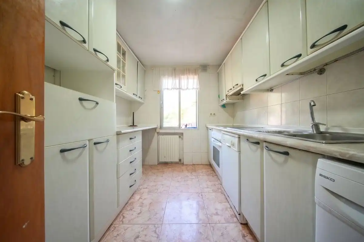 Cocina de Piso en venta en Madrid con Calefacción