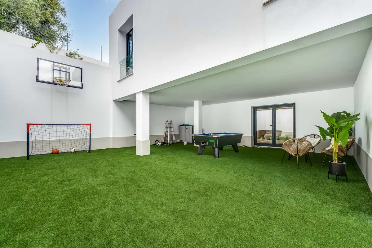Chalet con jardín en venta en Avenida Pablo Ruiz Picasso 11, imagen 31