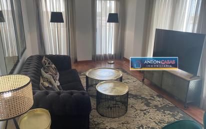 Sala d'estar de Pis en venda en Elda amb Balcó