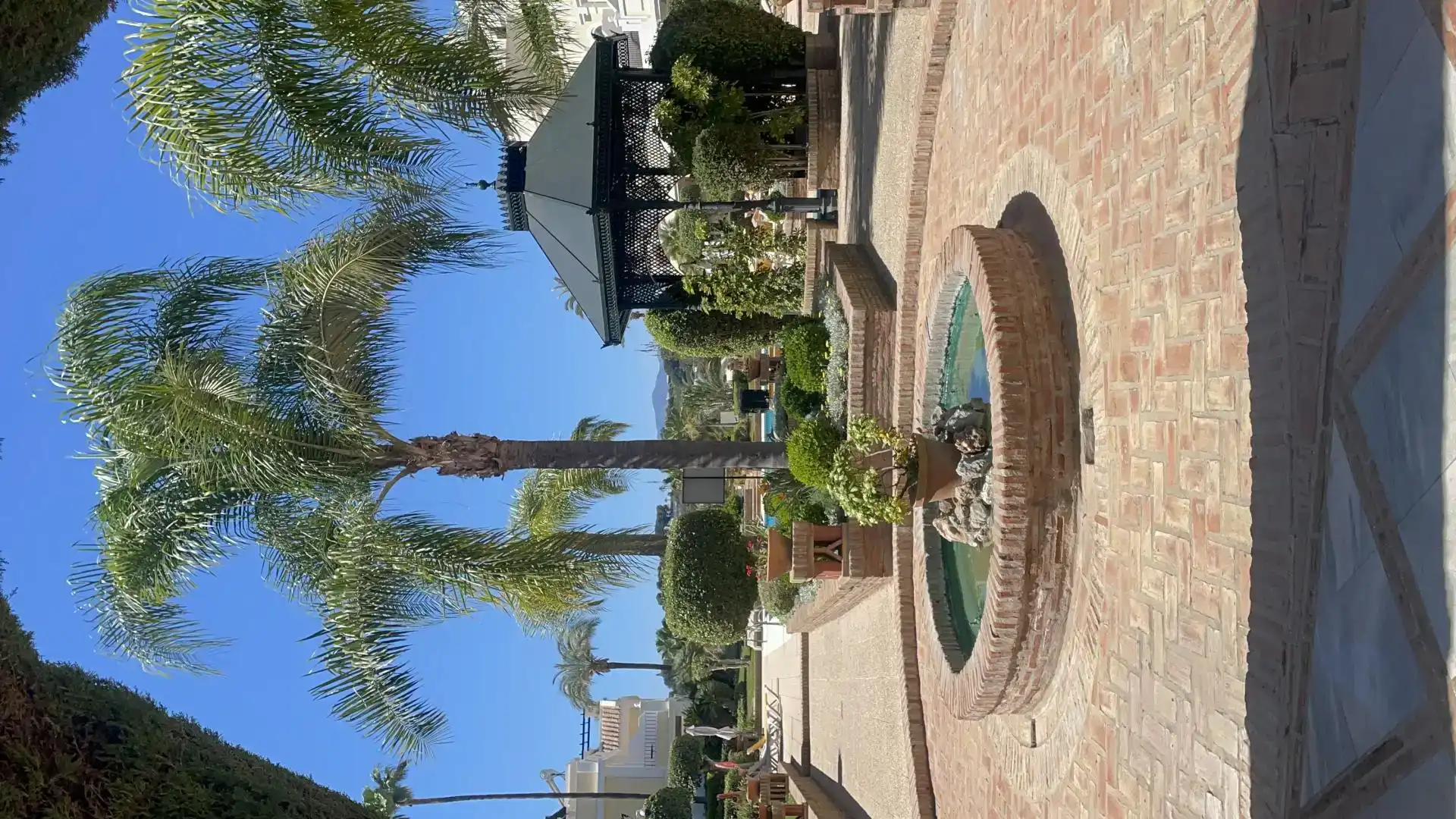 Außenansicht von Wohnung zur Miete in Marbella mit Klimaanlage, Privatgarten und Schwimmbad
