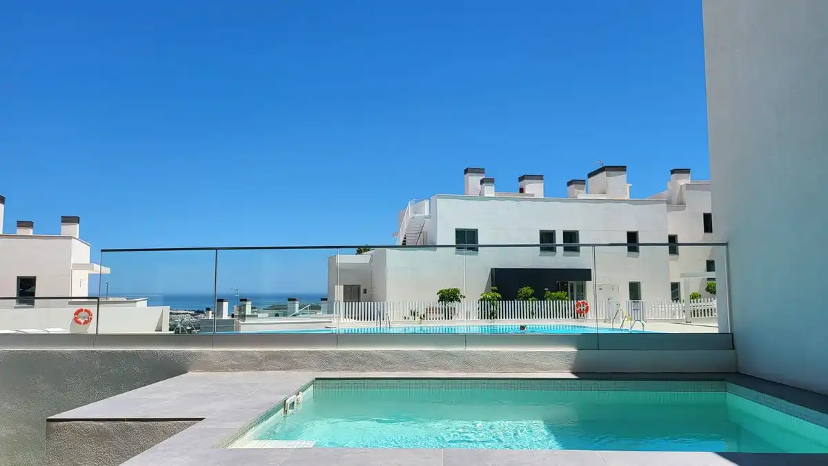 Schwimmbecken von Wohnungen zur Miete in Mijas mit Klimaanlage, Terrasse und Abstellraum