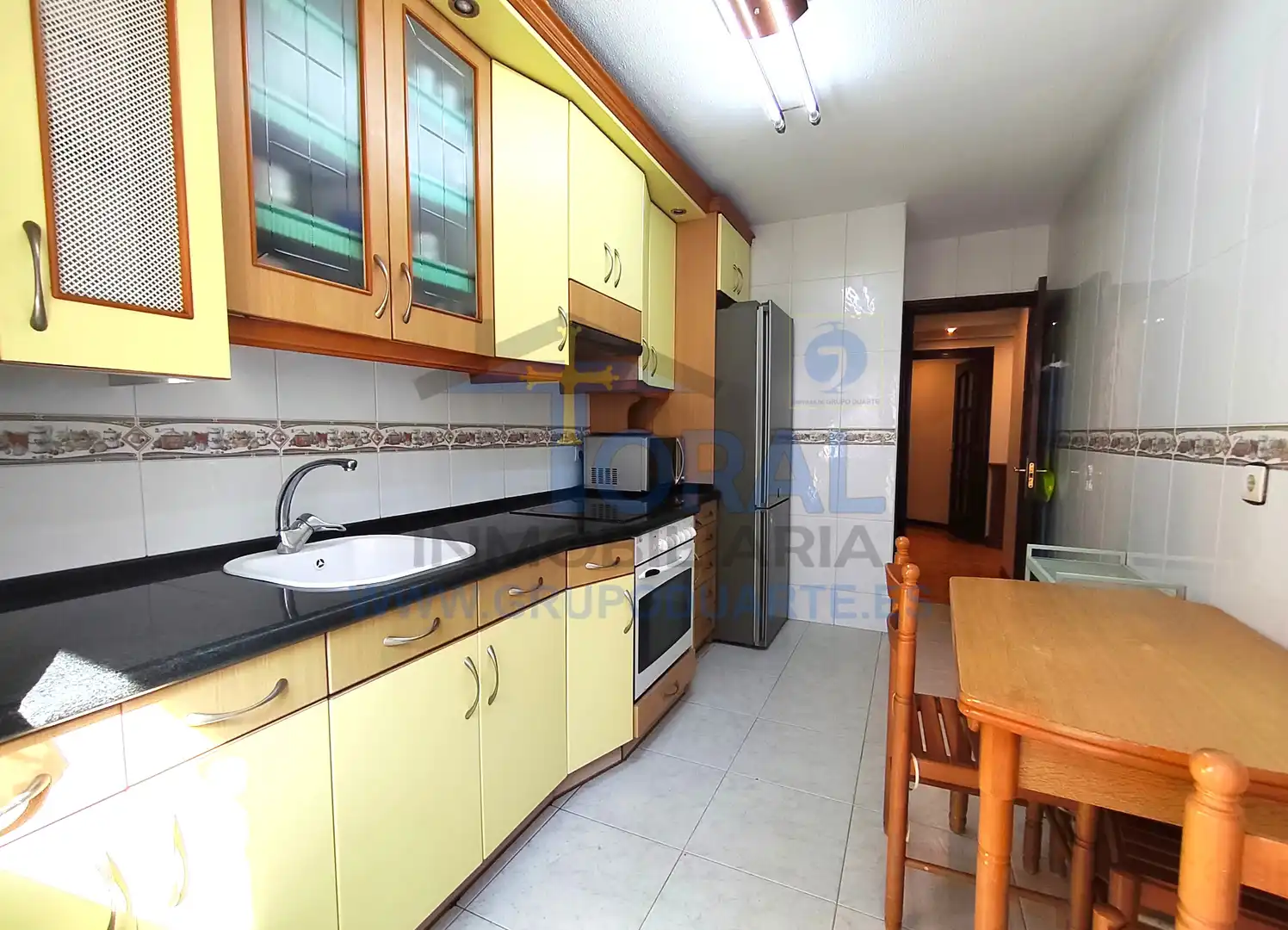 Küche von Wohnung zur Miete in Gijón  mit Heizung, Parkett und Möbliert