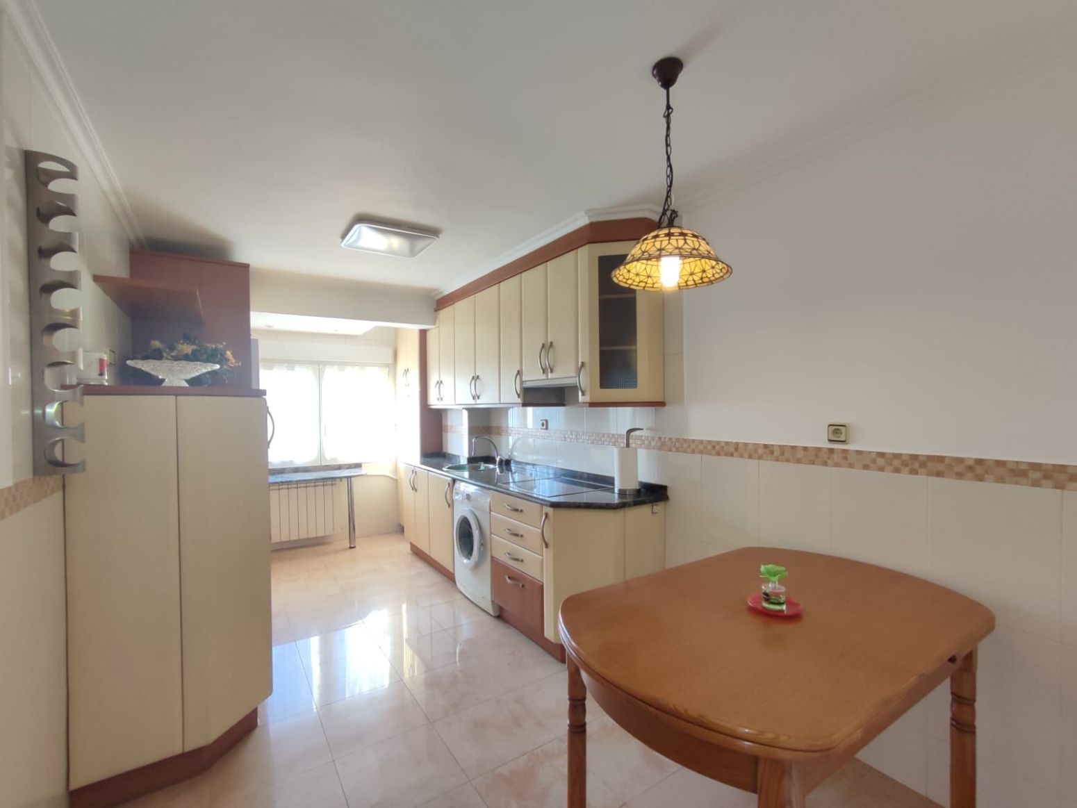 Cocina de Piso de alquiler en Gijón  con Calefacción, Parquet y Balcón