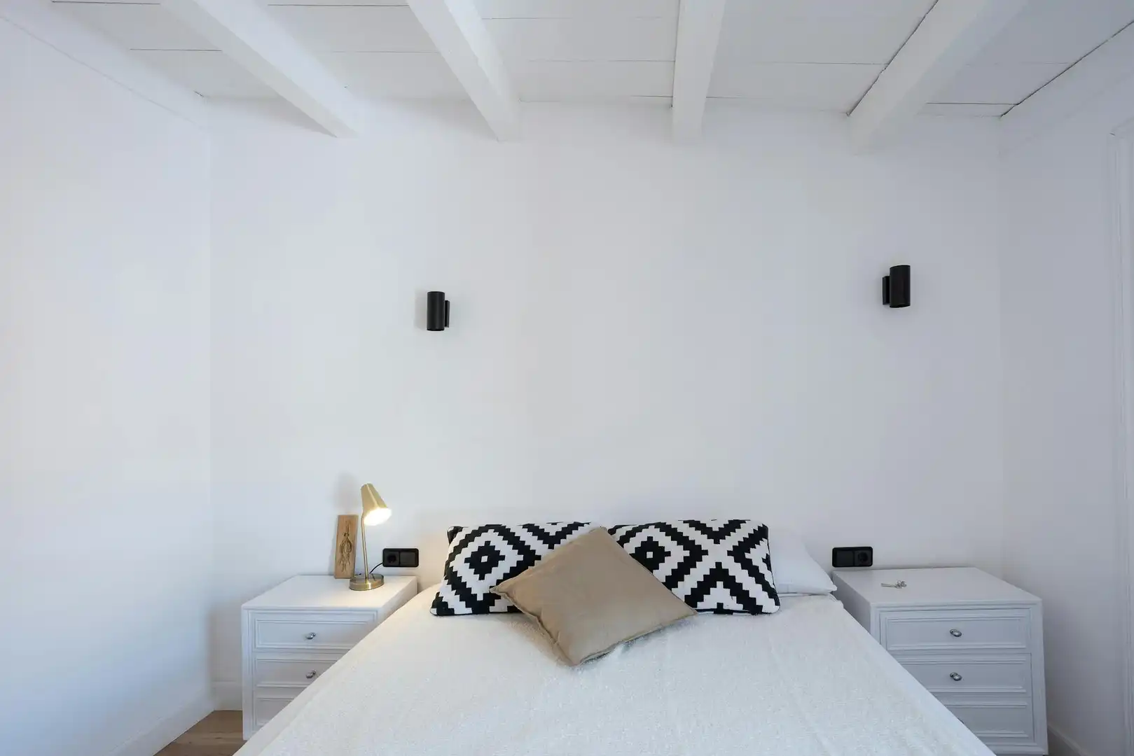 Bedroom of Flat for rent in Barcelona  with Air Conditioner, Heating and Private garden