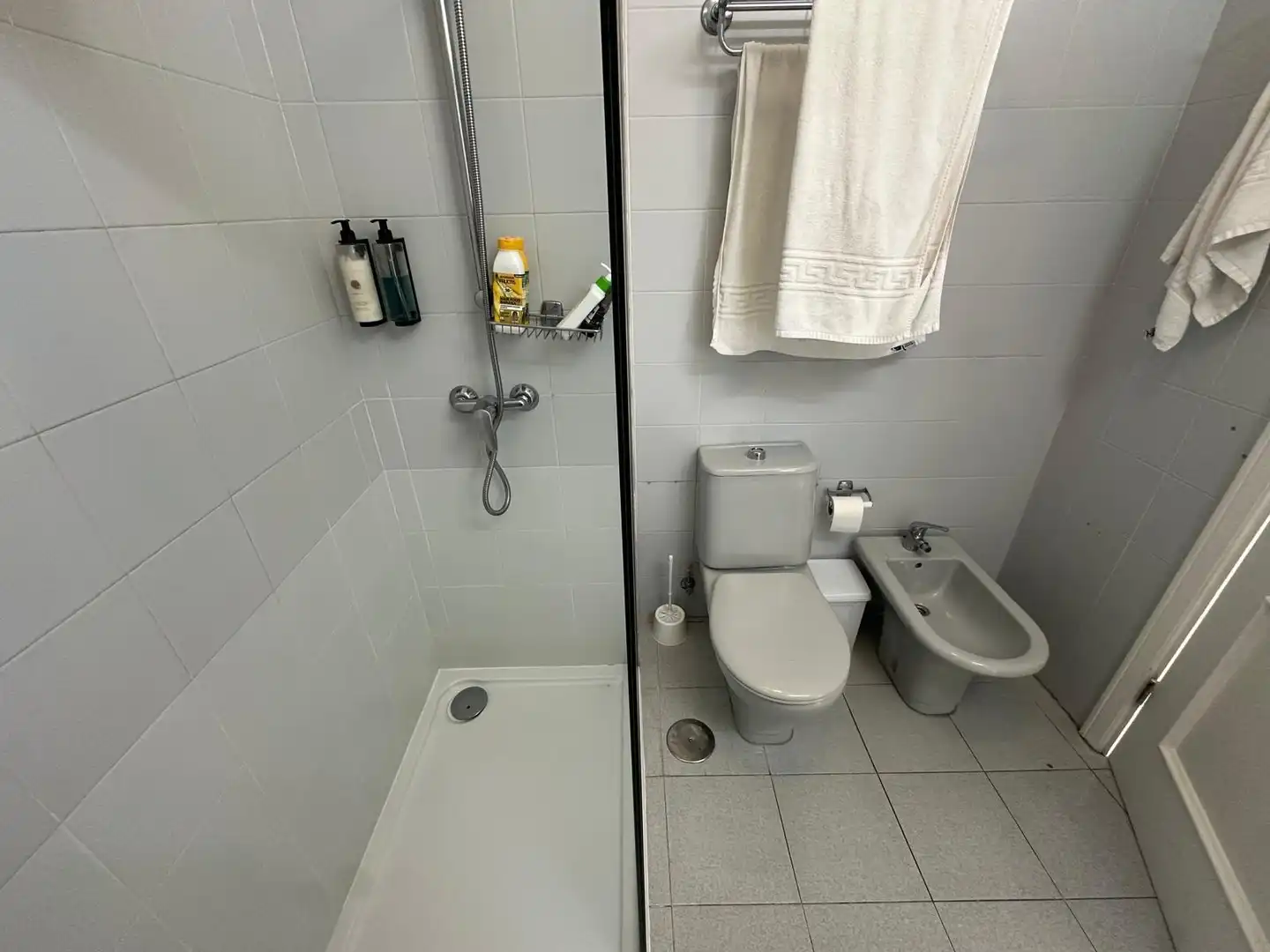 Badezimmer von Wohnungen zum Verkauf in Adeje mit Privatgarten, Terrasse und Gemeinschaftspool