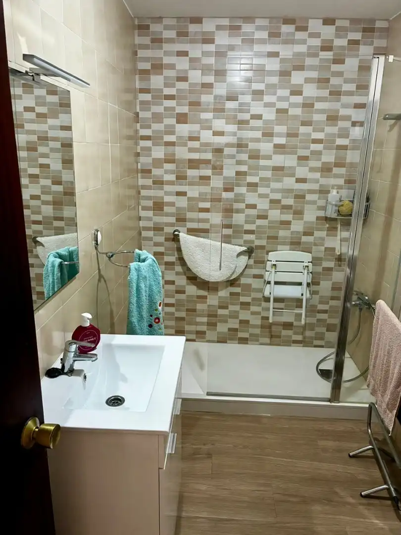 Baño de Piso en venta en Cádiz con Terraza y Amueblado