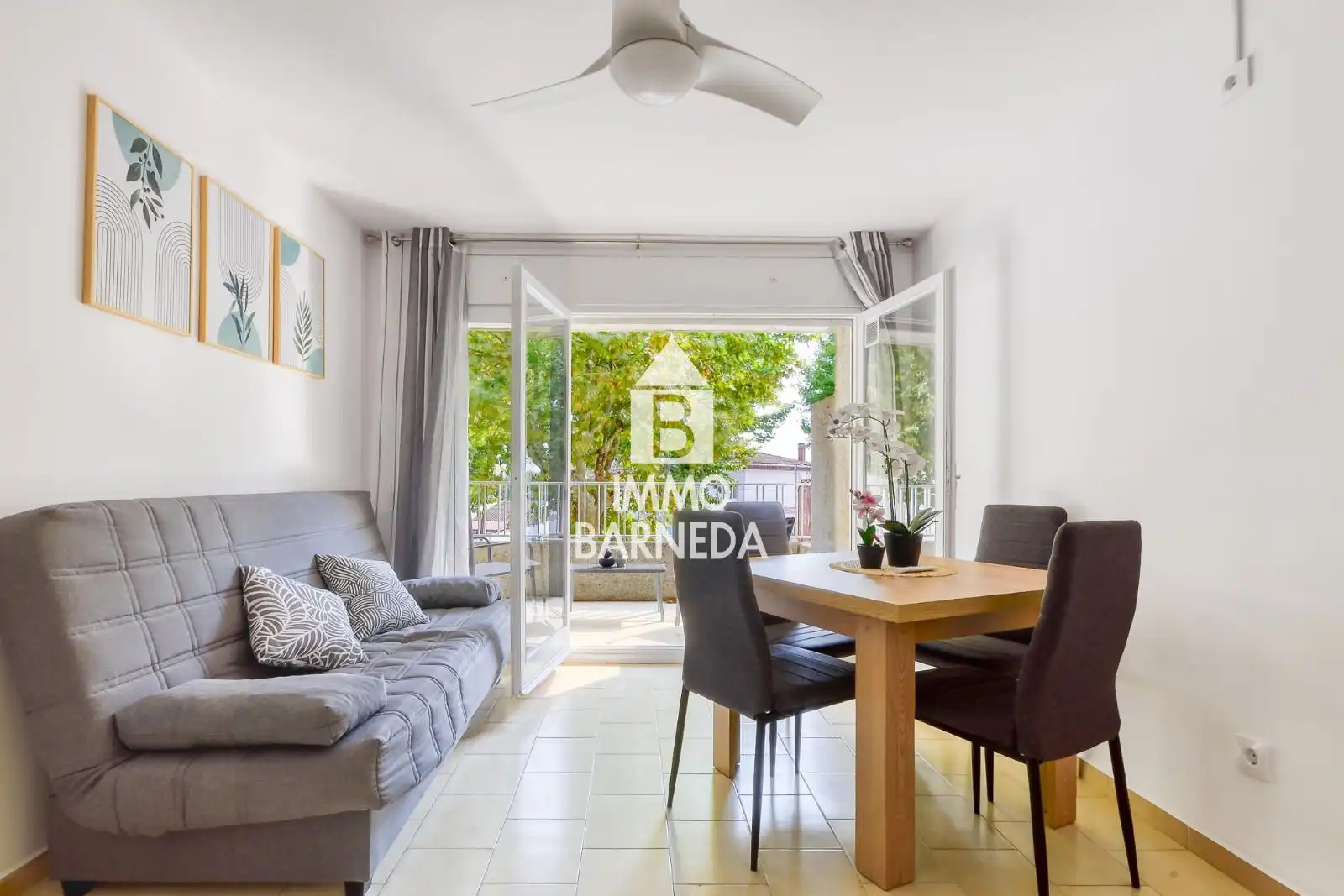 Außenansicht von Wohnung zum Verkauf in Empuriabrava mit Terrasse, Möbliert und Mikrowelle