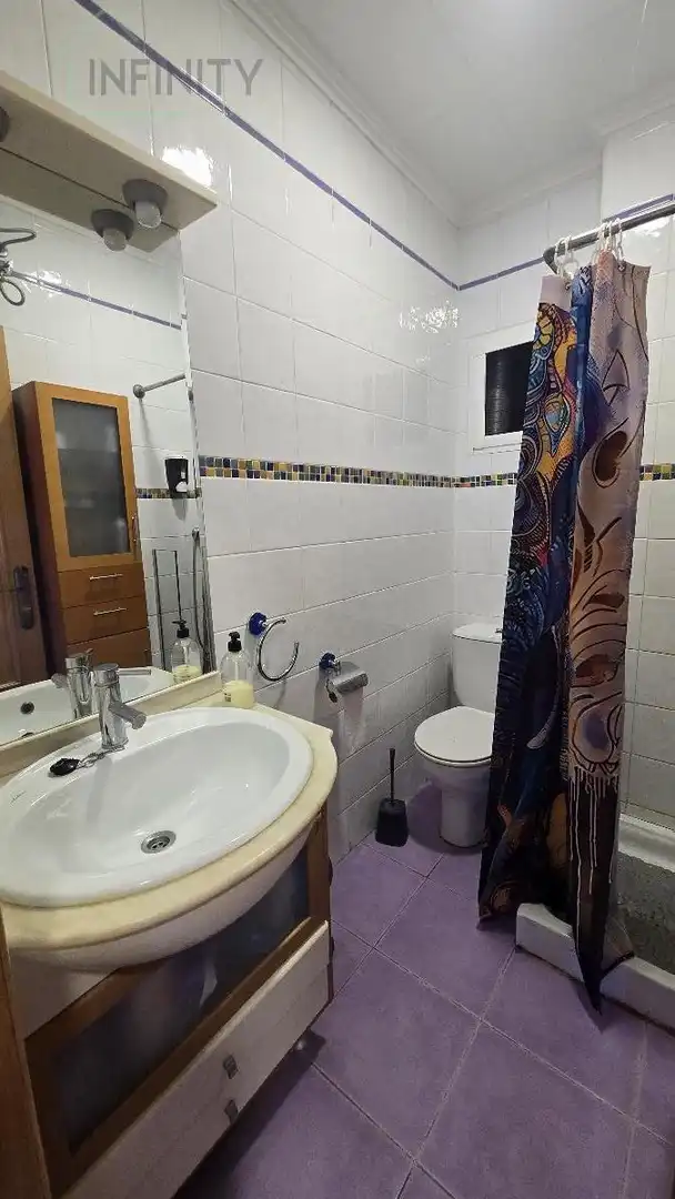 Baño de Apartamento de alquiler en Piles con Aire acondicionado, Calefacción y Terraza