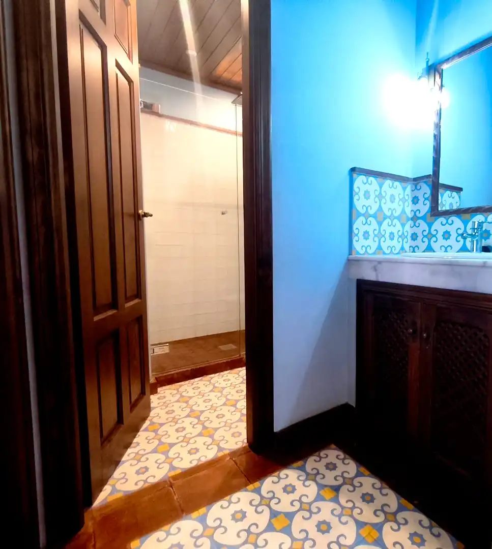 Bany de Apartament en venda en Cazalla de la Sierra amb Aire condicionat, Calefacció i Moblat