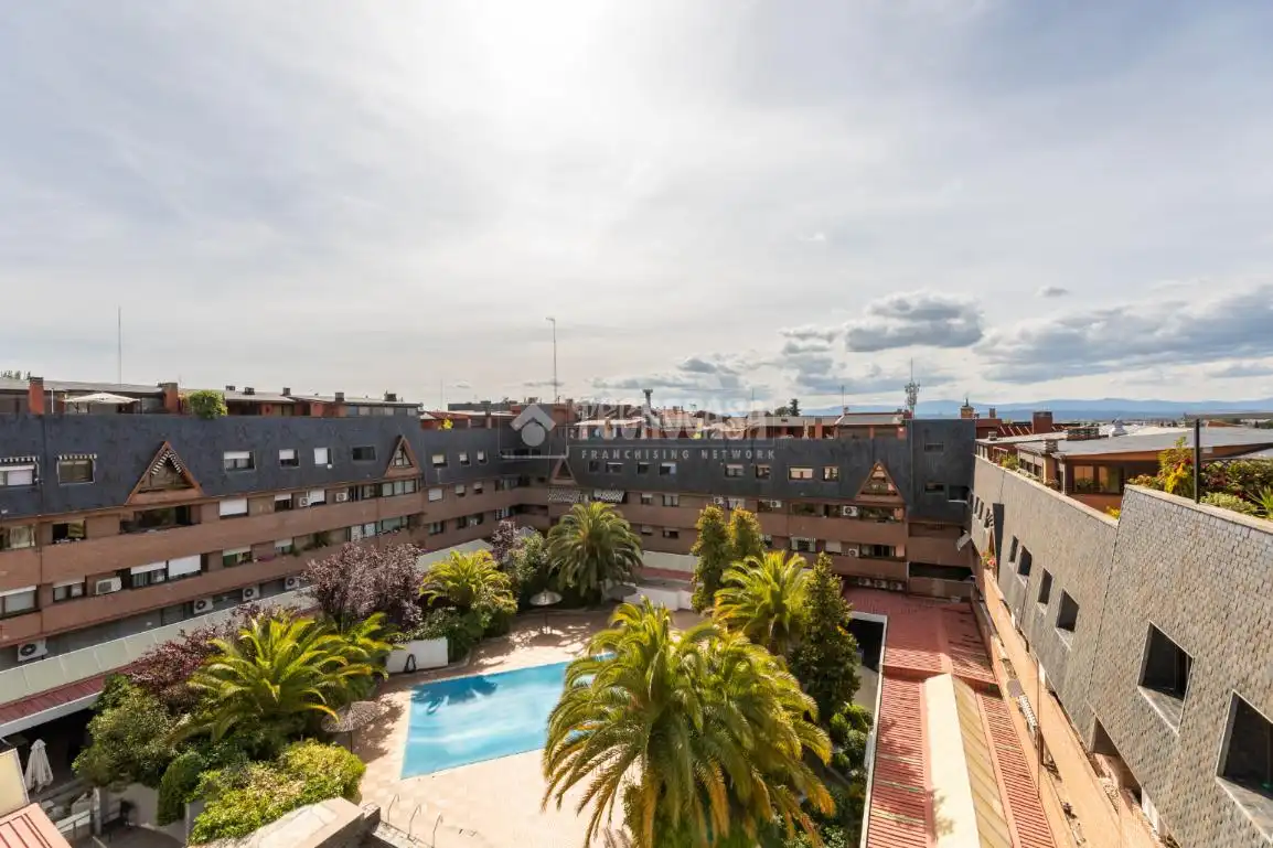 Vista exterior de Piso en venta en Las Rozas de Madrid con Calefacción, Terraza y Trastero