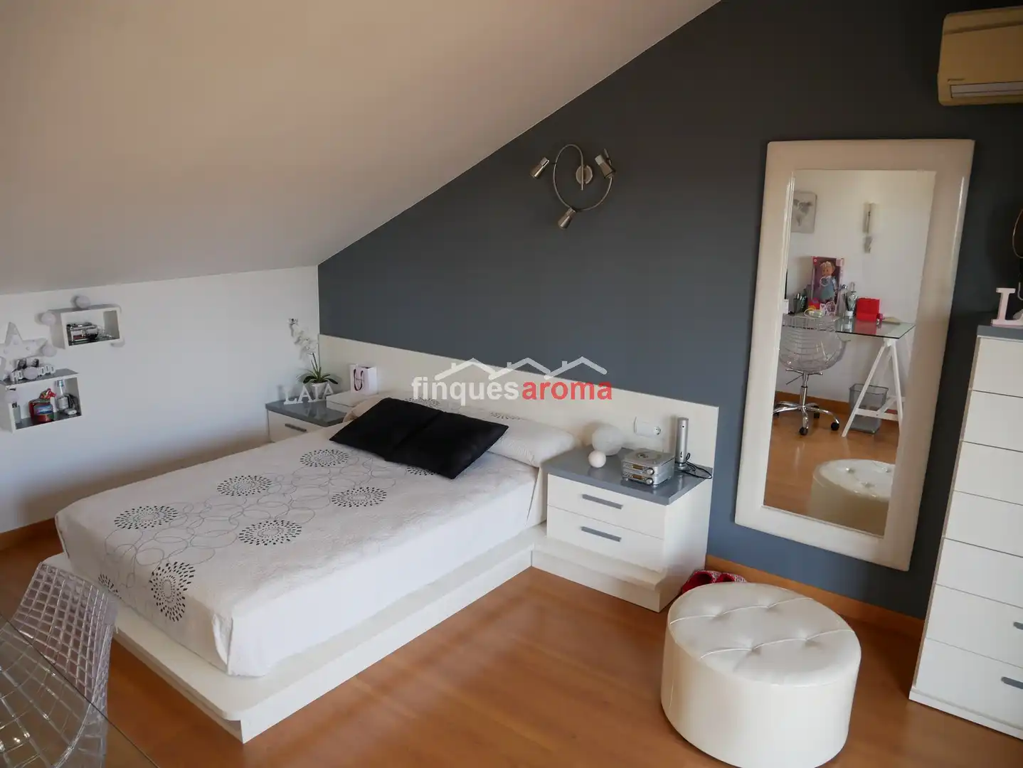 Habitación de Casa adosada en venta en Valls con Aire acondicionado, Calefacción y Jardín privado