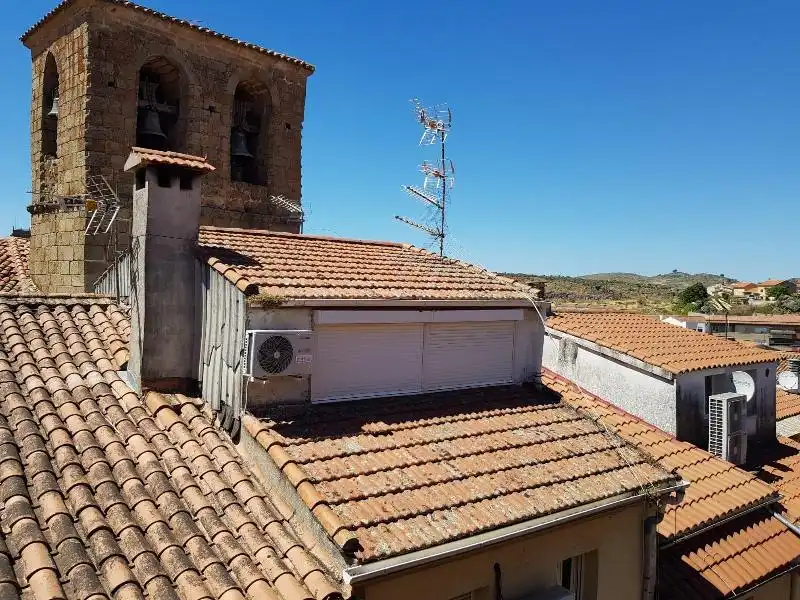 Außenansicht von Maisonette zum Verkauf in Plasencia mit Klimaanlage, Heizung und Privatgarten