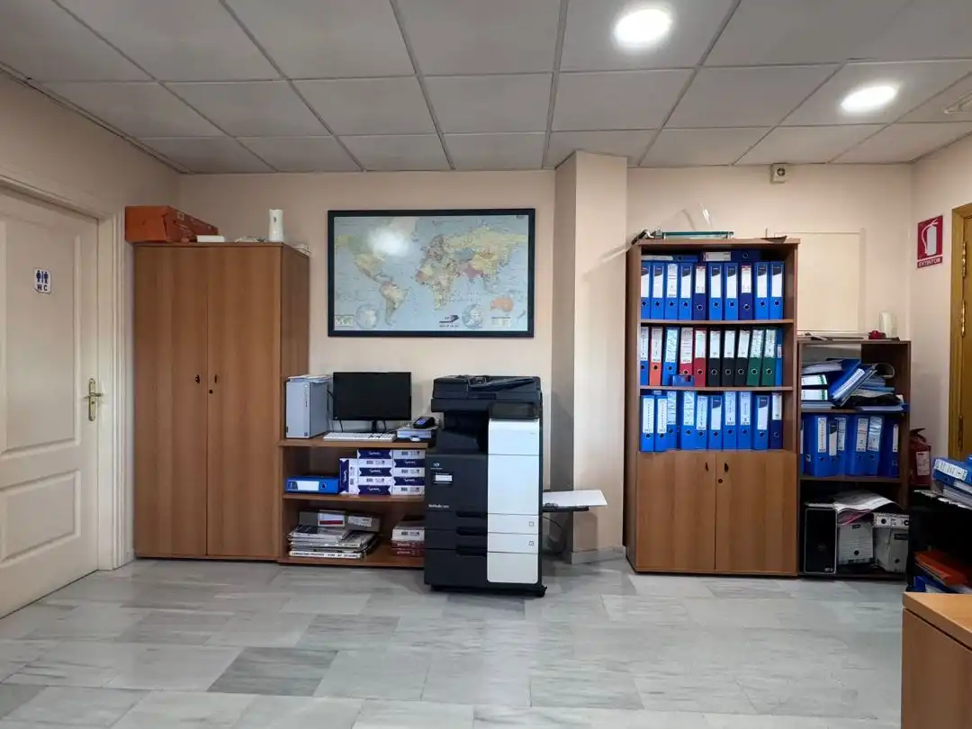 Büro zum Verkauf in Málaga mit Klimaanlage, Heizung und Terrasse