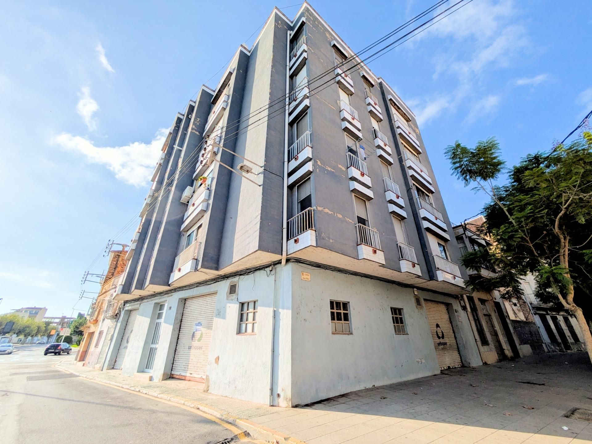 Vista exterior de Local en venta en Amposta
