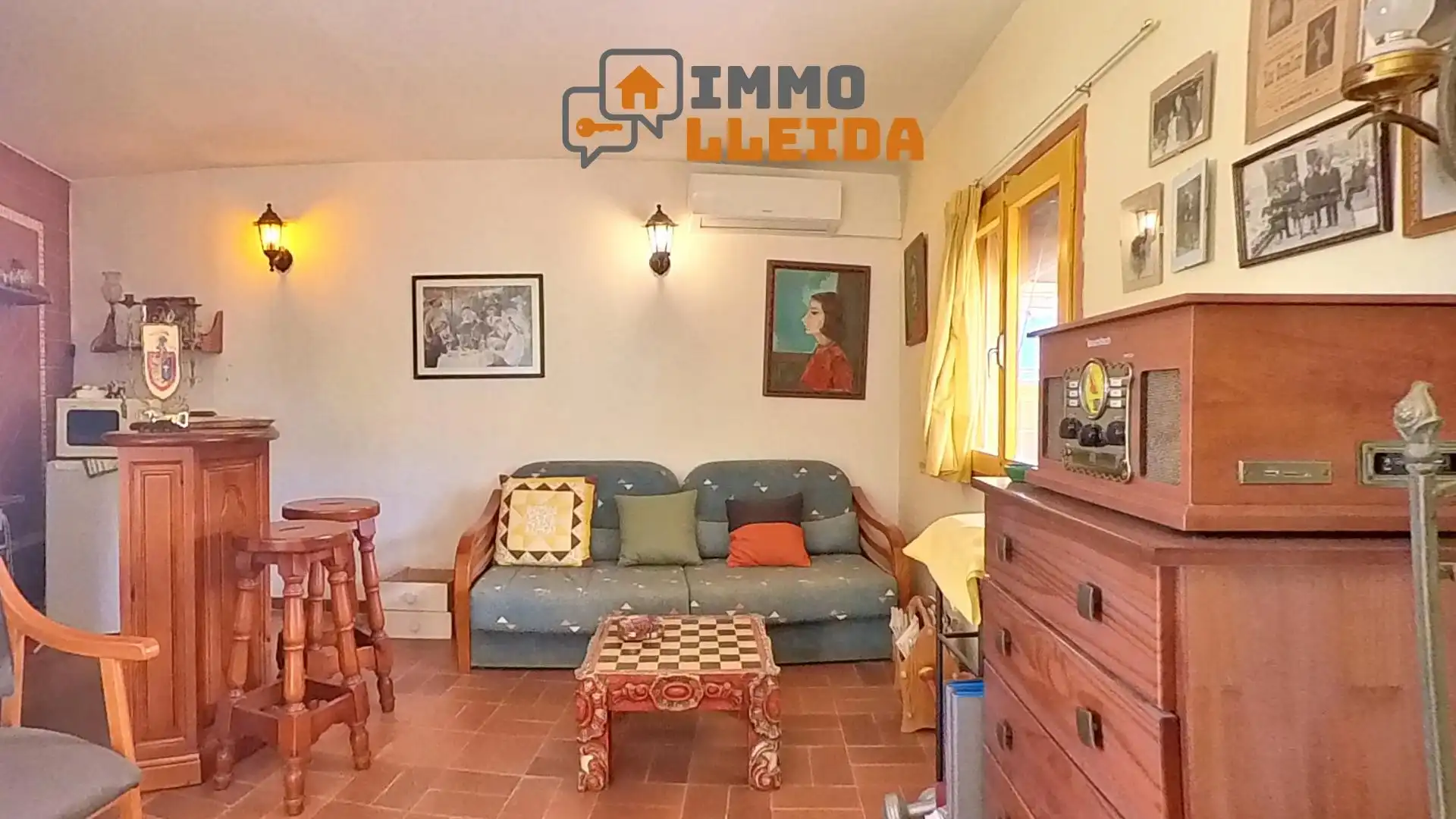 Sala de estar de Casa adosada en venta en Camarasa con Calefacción, Terraza y Trastero