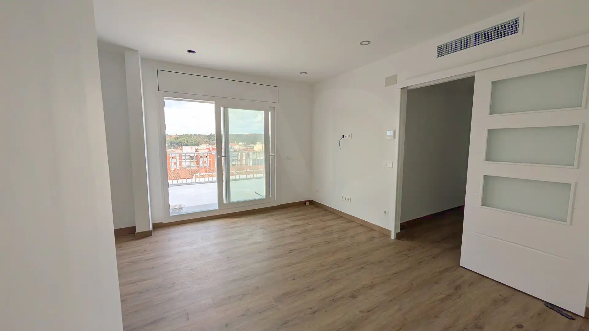 Sala de estar de Ático en venta en Olesa de Montserrat con Aire acondicionado, Calefacción y Terraza