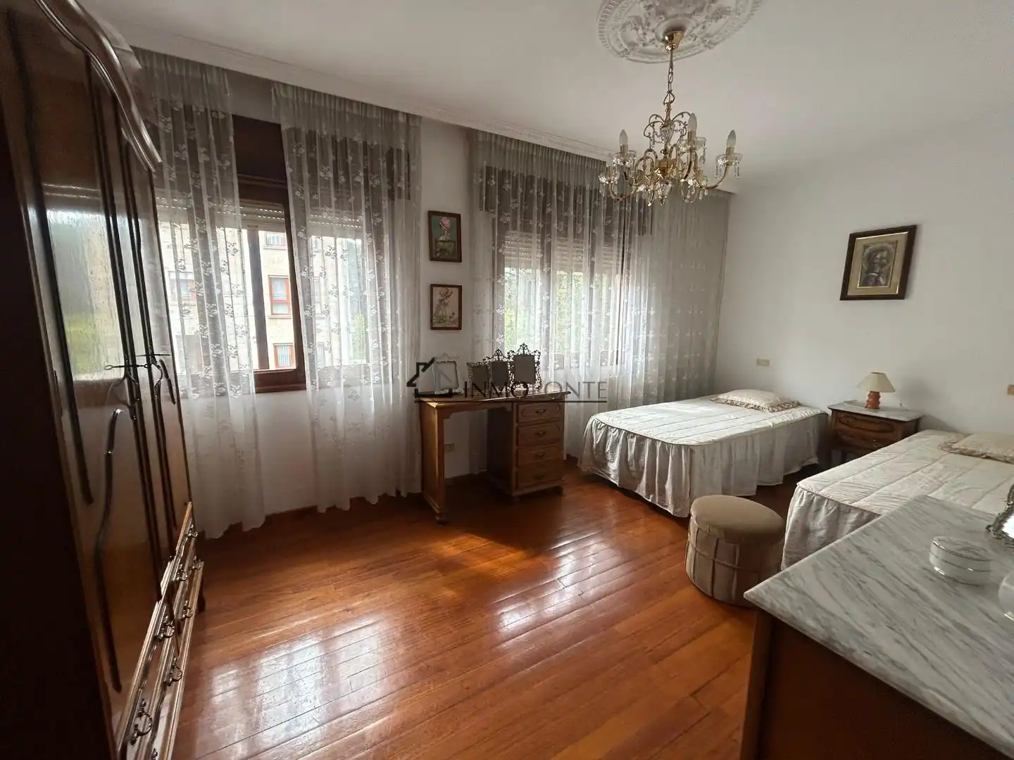 Dormitori de Casa o xalet en venda en Poio amb Calefacció, Jardí privat i Terrassa