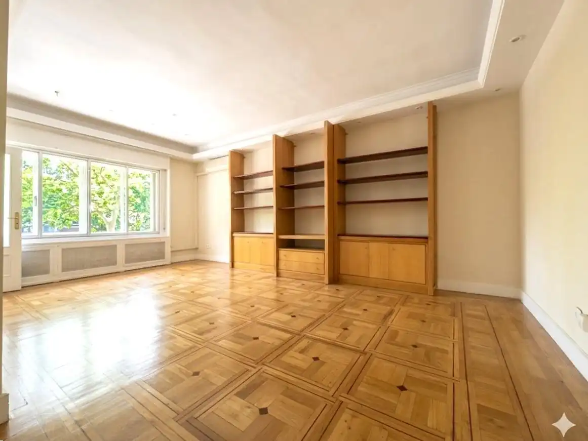 Sala d'estar de Pis en venda en Madrid amb Calefacció, Parquet i Traster