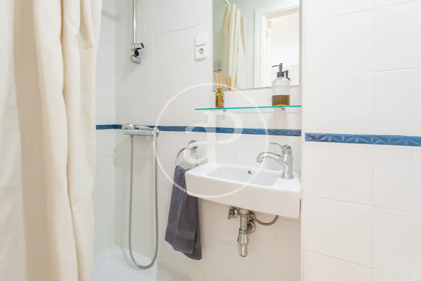Bathroom of Duplexes for sale in Madrid  with Air Conditioner, Heating and Storage room