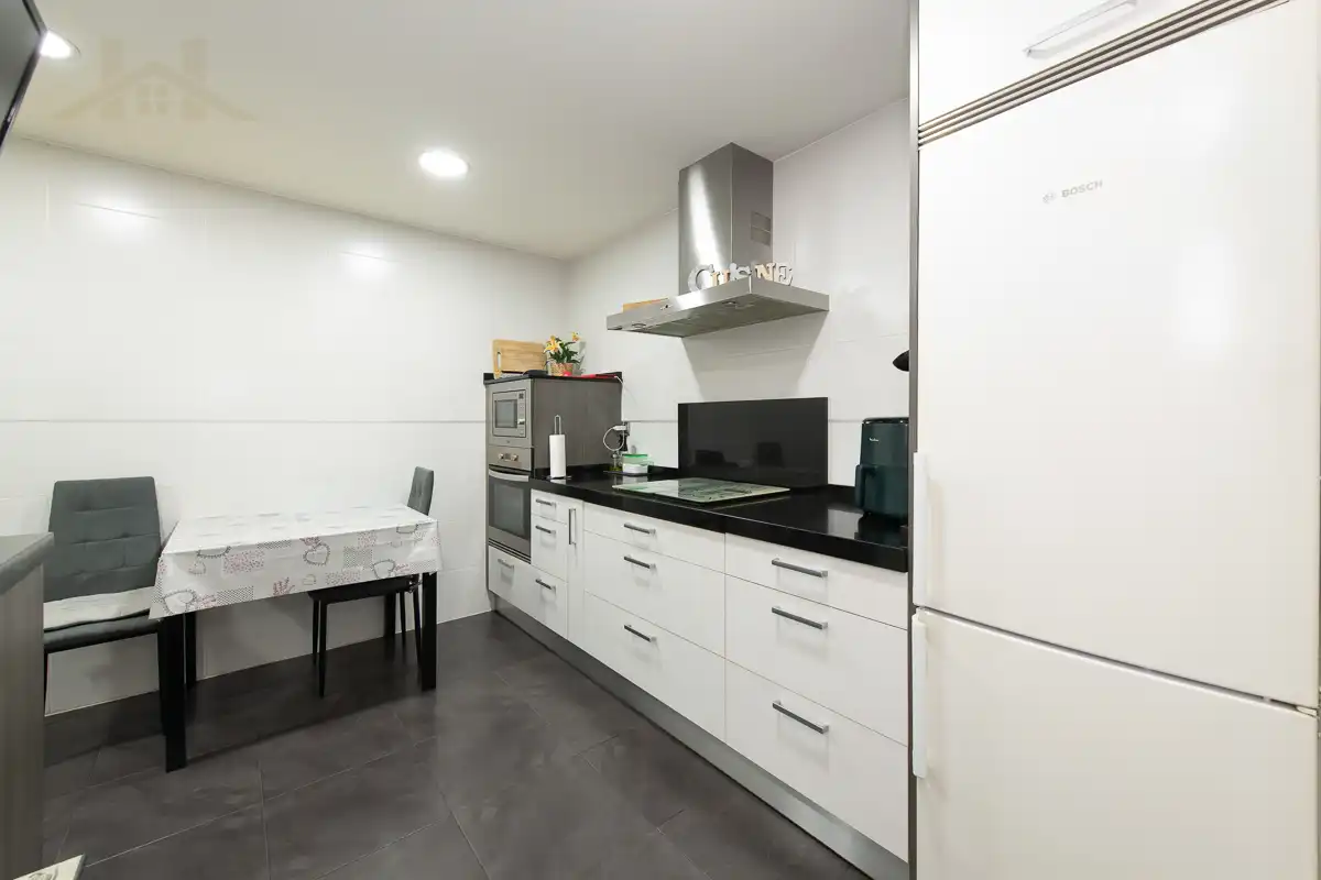 Cocina de Piso en venta en San Sebastián de los Reyes con Aire acondicionado y Calefacción