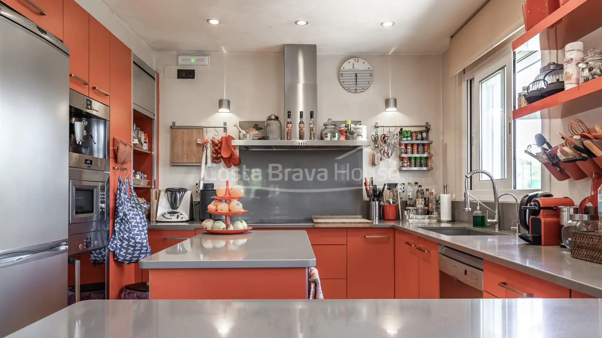 Casa con piscina en venta en Carrer de Joaquim Ruyra, imagen 18