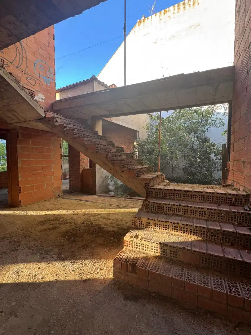 Vista exterior de Casa o xalet en venda en Castuera amb Jardí privat, Terrassa i Traster