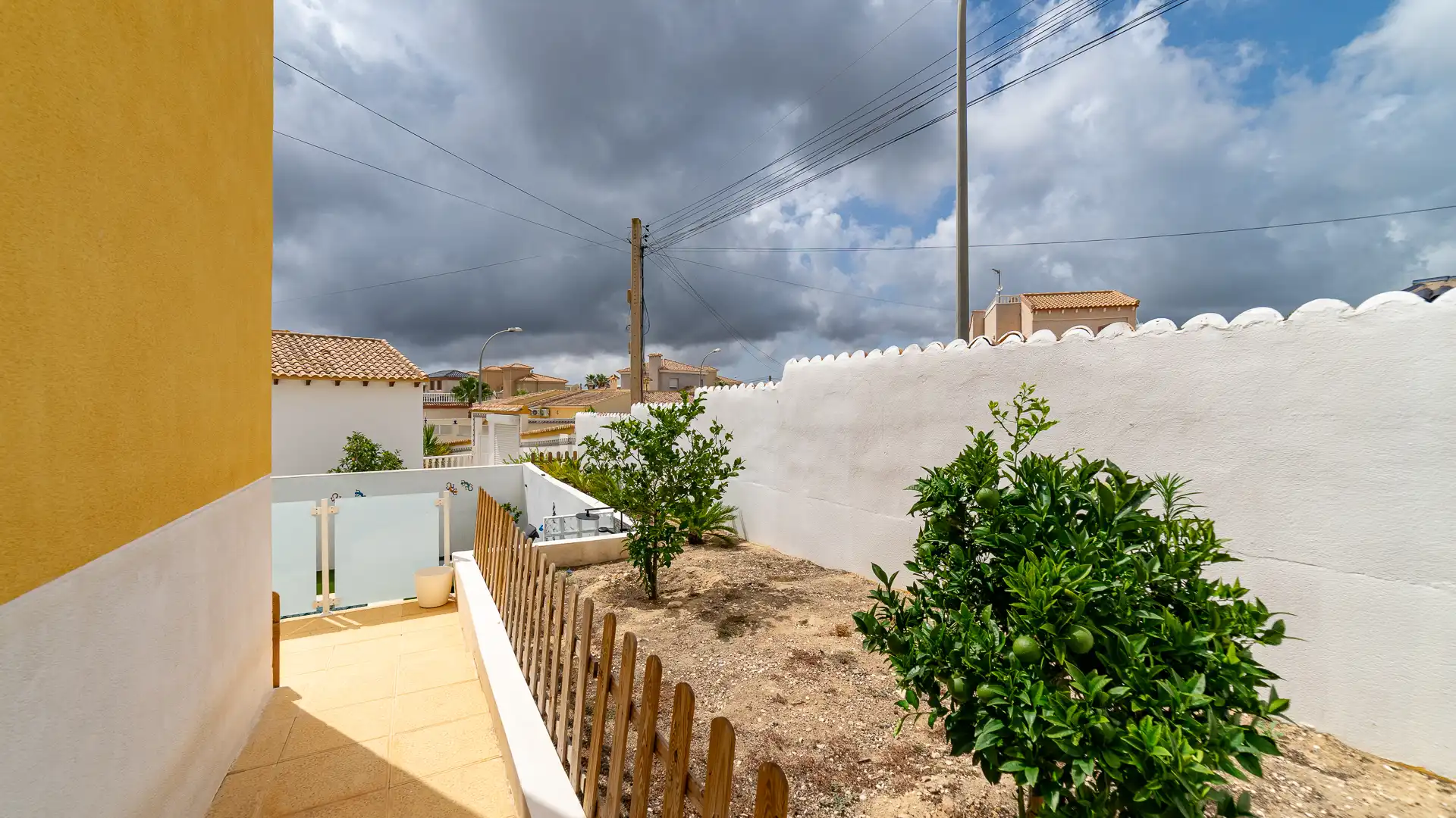 Terrassa de Casa o xalet en venda en San Miguel de Salinas amb Aire condicionat, Jardí privat i Terrassa