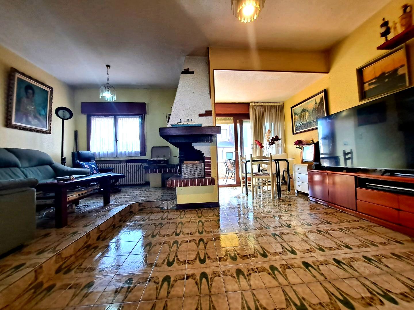 Sala d'estar de Casa o xalet en venda en Santoña amb Calefacció i Terrassa