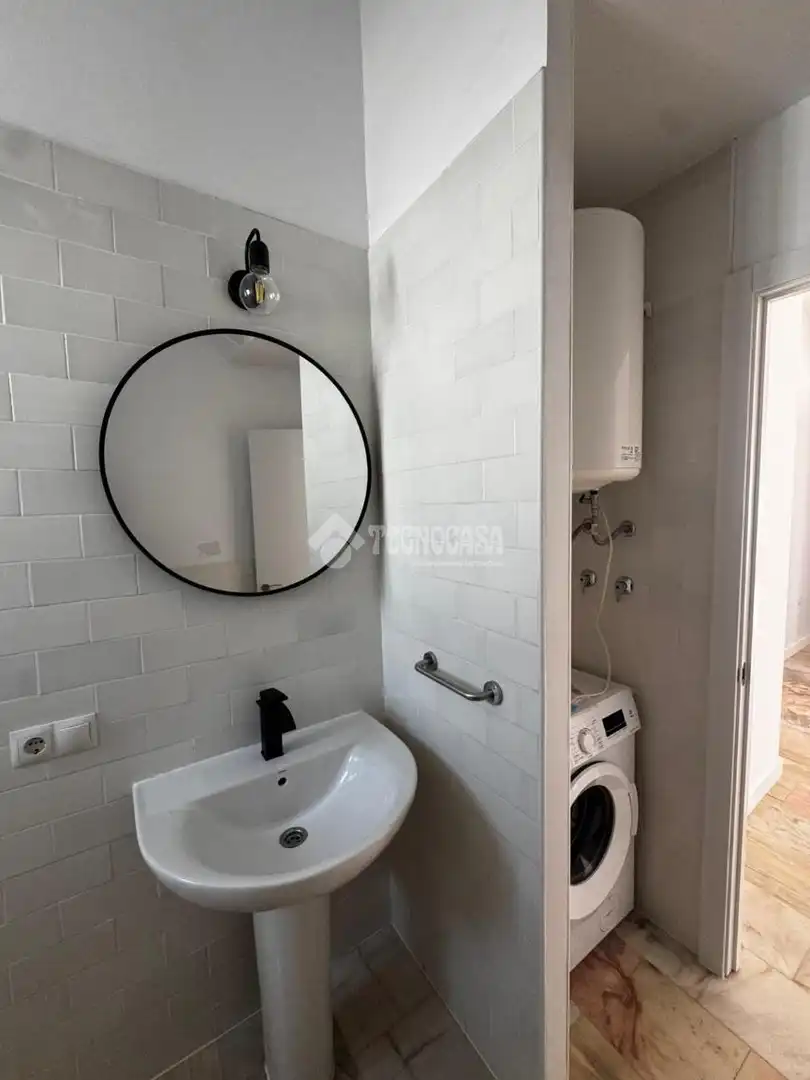 Badezimmer von Wohnung zur Miete in La Rinconada mit Terrasse und Balkon