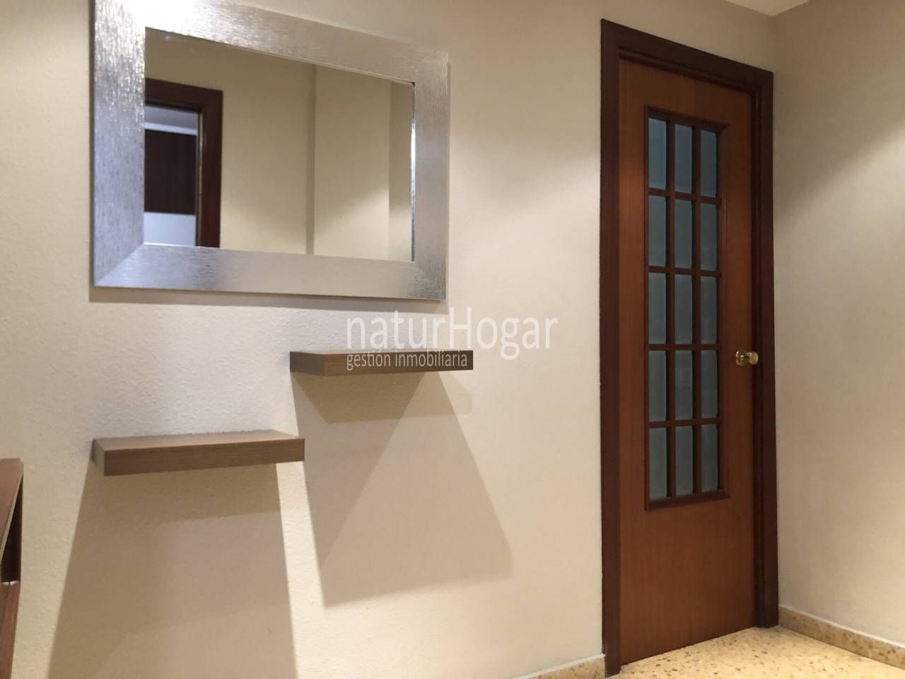 Flat to rent in  Valencia Capital  with Air Conditioner, Terrace and Furnished