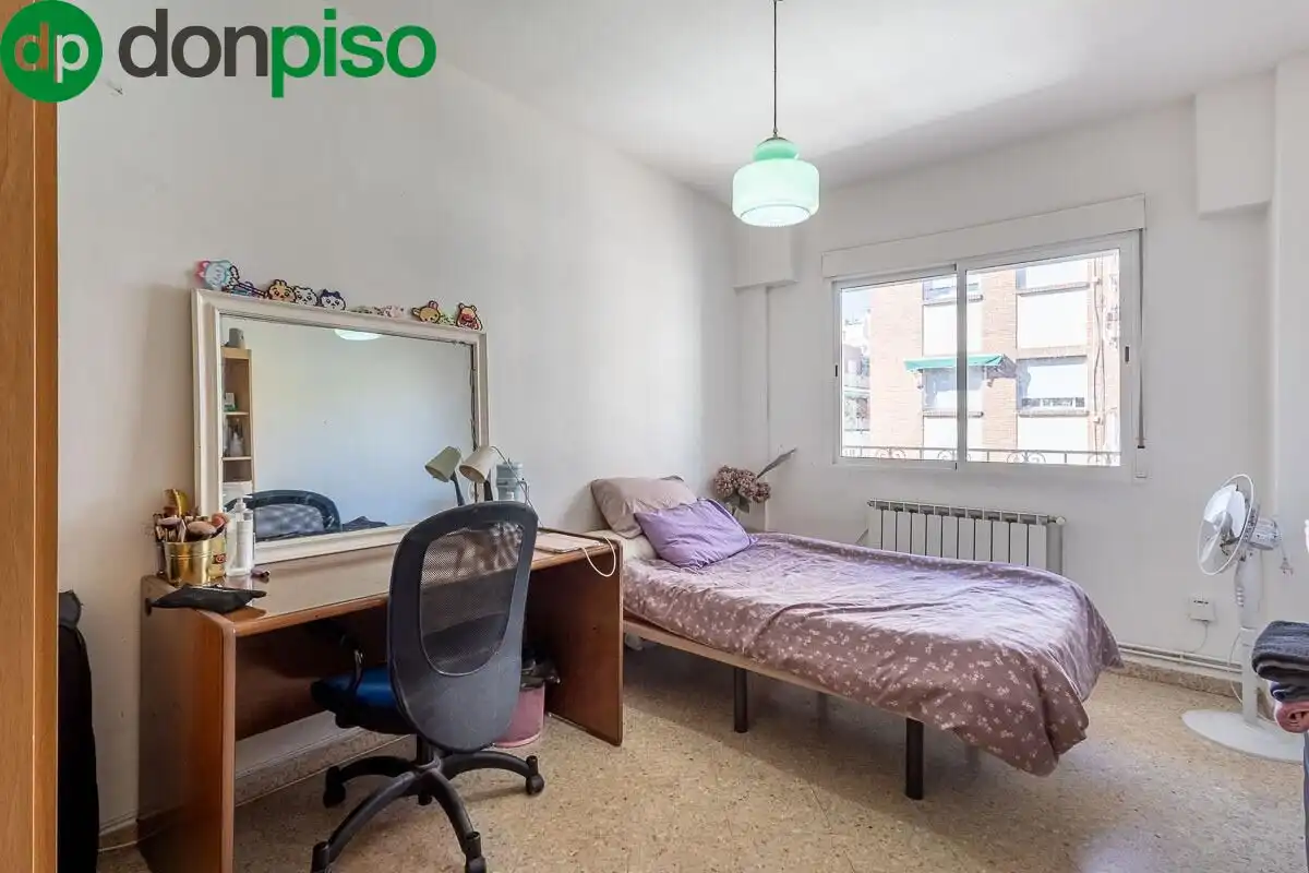 Bedroom of Flat for sale in Granada  with Heating and Balcony