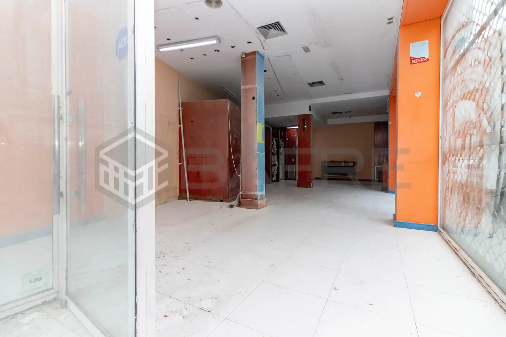 Local comercial en venda a Calle Jabirú, imagen 2