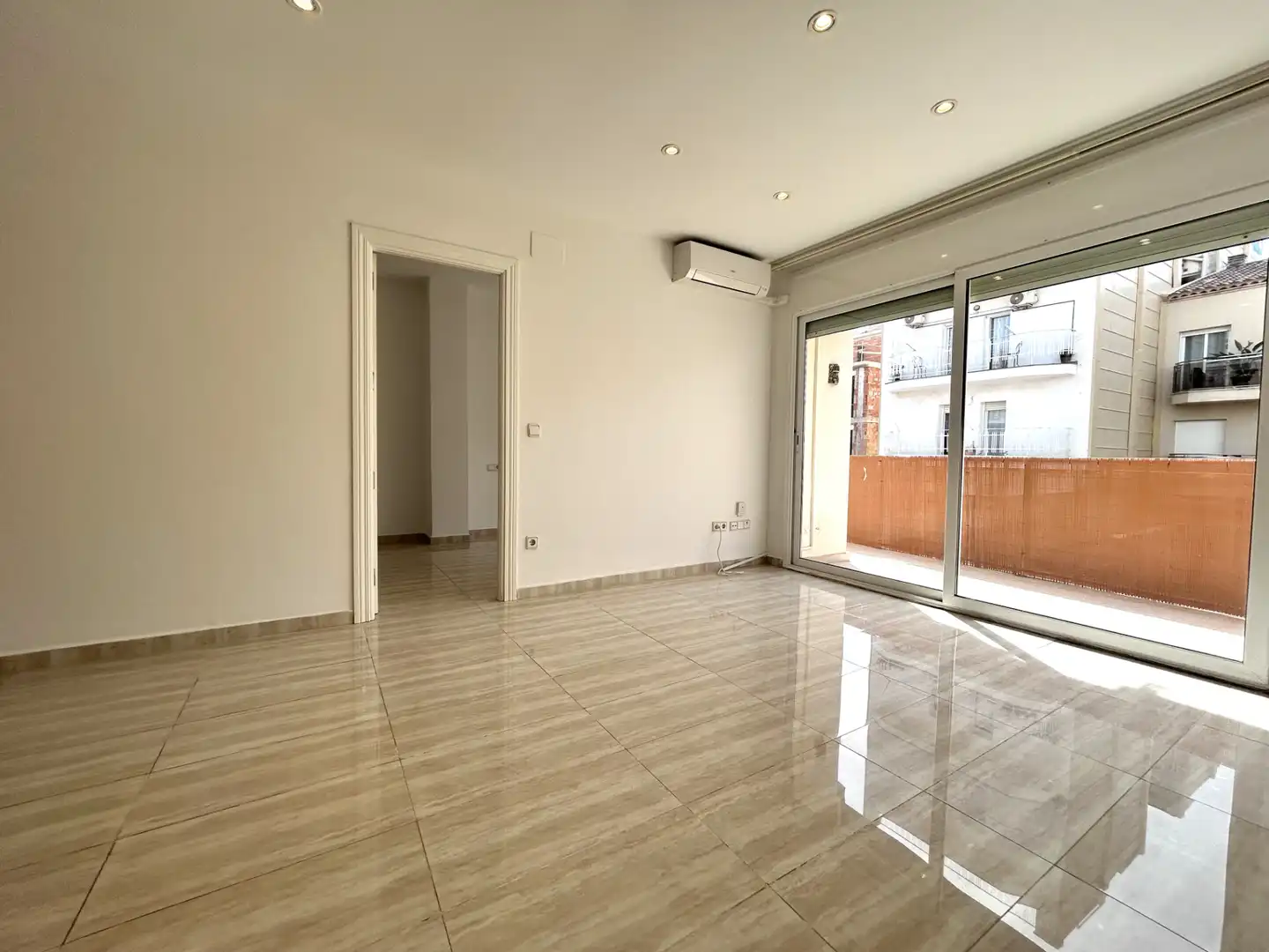 Terrasse von Maisonette zum Verkauf in Calella mit Klimaanlage, Heizung und Balkon