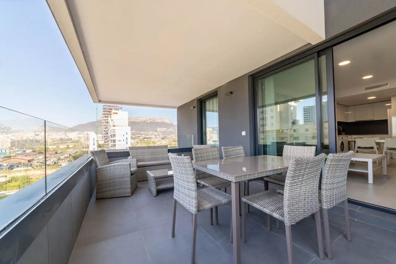 Apartment with pool for sale in Avenida de Rumania 18, imagen 2