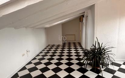 Flat for sale in  Madrid Capital  with Heating