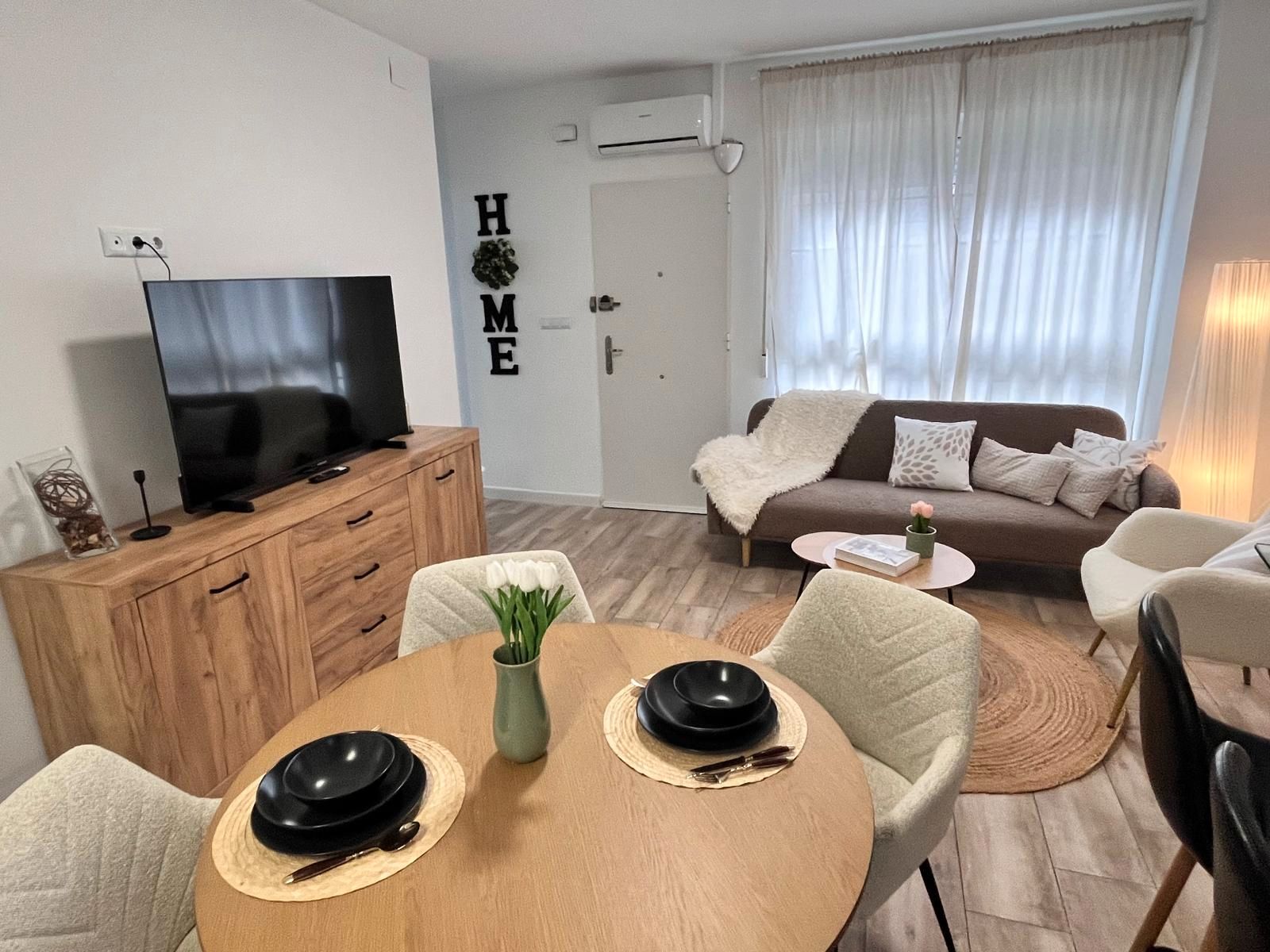 Living room of Planta baja for sale in Torrent  with Air Conditioner and Furnished