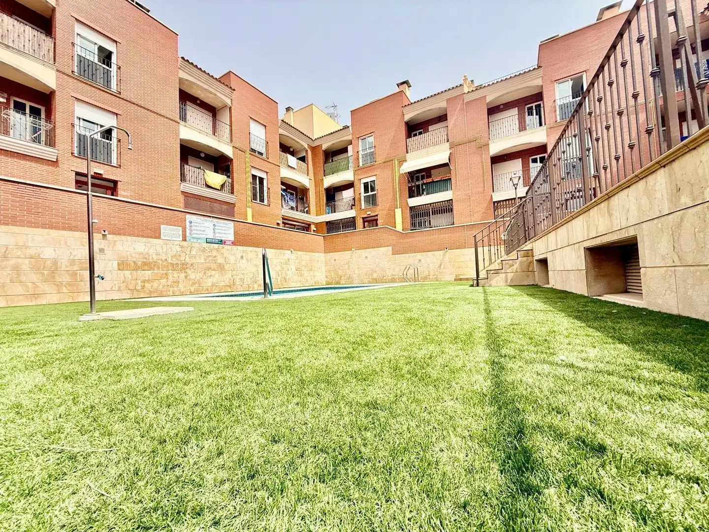 Vista exterior de Àtic en venda en San Pedro del Pinatar amb Aire condicionat, Calefacció i Terrassa