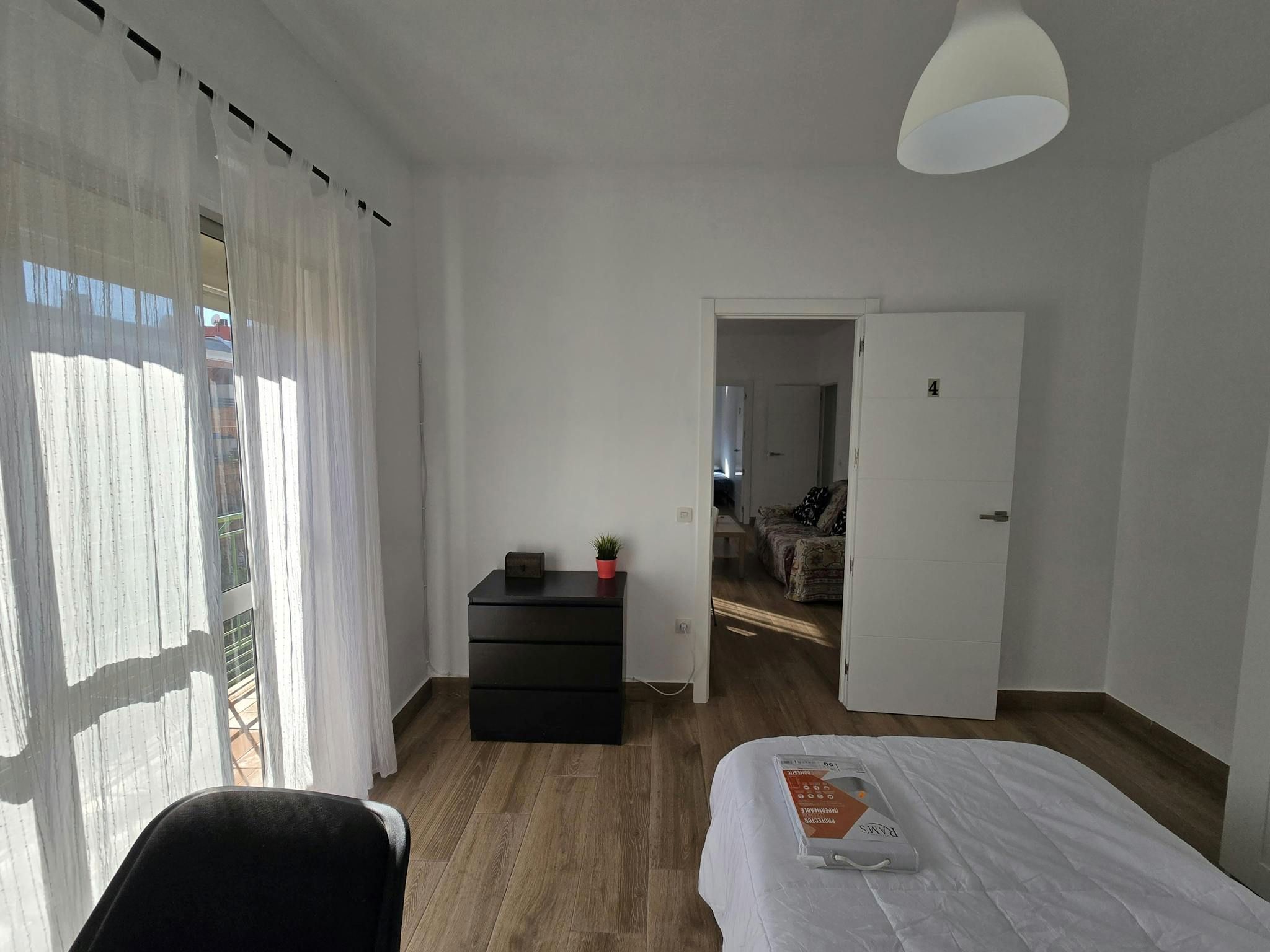 Habitación de Piso para compartir en  Sevilla Capital con Aire acondicionado, Calefacción y Jardín privado
