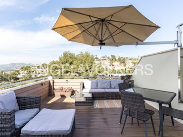Appartamento con piscina in affitto a Vallpineda - Santa Bárbara