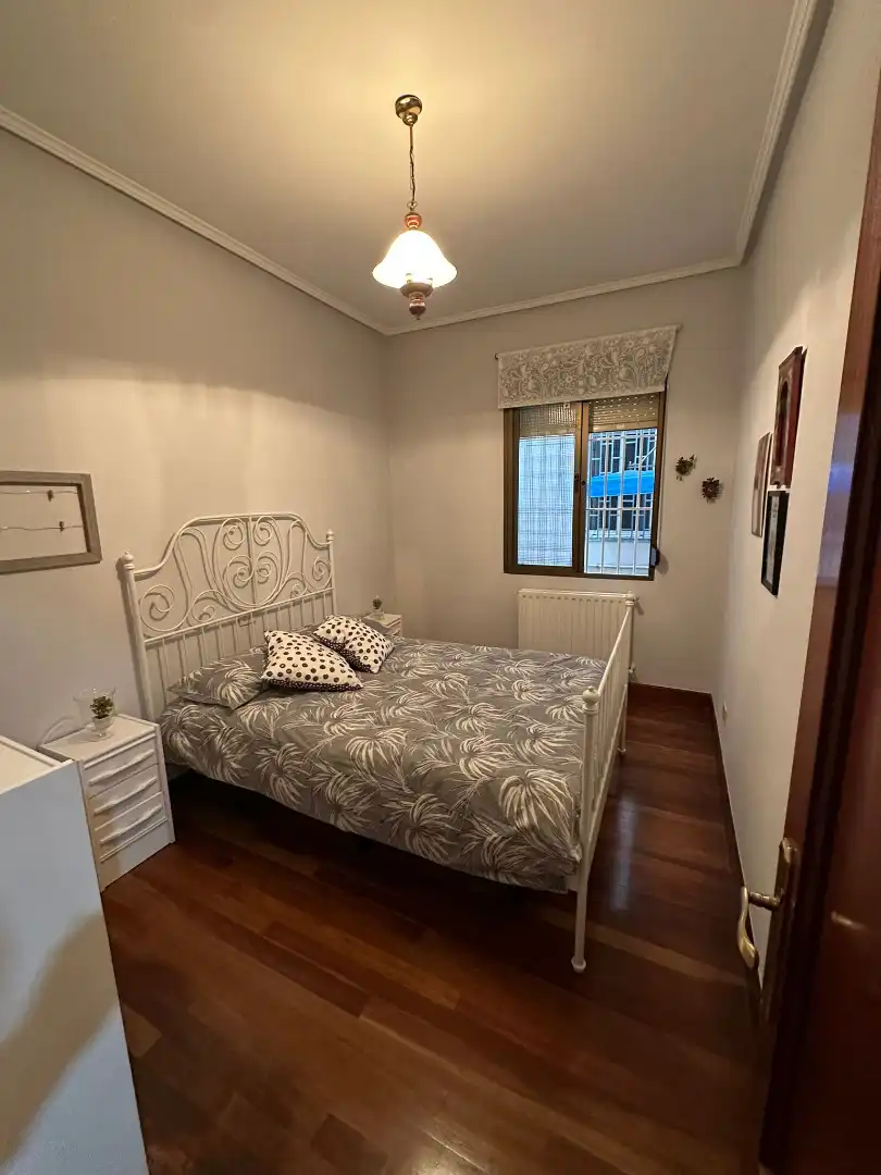 Bedroom of Flat for sale in Bilbao   with Oven, Washing machine and Balcony