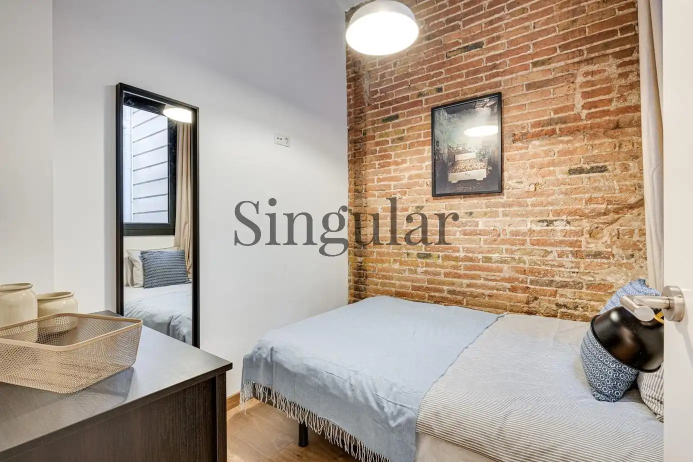 Bedroom of Flat for sale in Barcelona  with Air Conditioner and Heating
