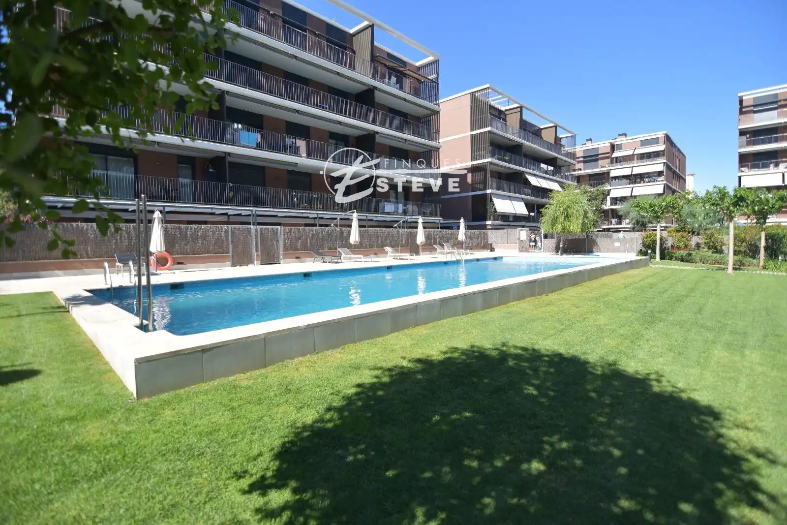 Duplex with pool for sale in Cossetania