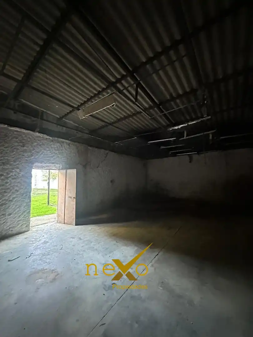 Nau industrial en venda en Carmona