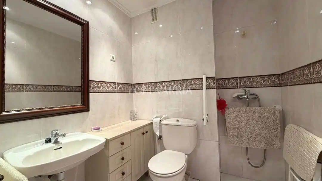 Baño de Piso en venta en Getxo  con Calefacción y Terraza