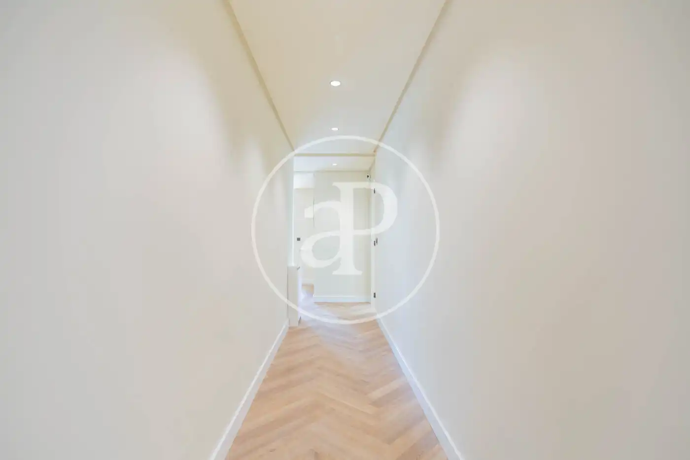 Flat for rent in Barcelona  with Air Conditioner, Heating and Private garden
